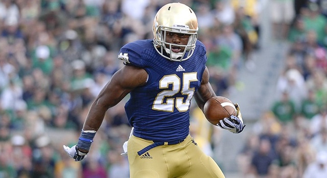 Tarean Folston (25) in action during a football game between the Notre Dame Fighting Irish and the Temple Owls, at Notre Dame Stadium in South Bend, IN. The Notre Dame Fighting Irish defeated the Temple Owls by the score of 28-6. (Photo: Robin Alam/Icon SMI)