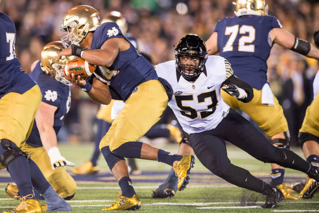 Mike Elko's Wake Forest defense bottled up the Irish offense a year ago. (© Matt Cashore // USA TODAY Sports)
