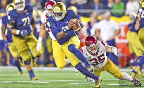 Notre Dame QB Brandon Wimbush in action vs. USC in 2017