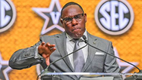 Vanderbilt head coach Derek Mason
