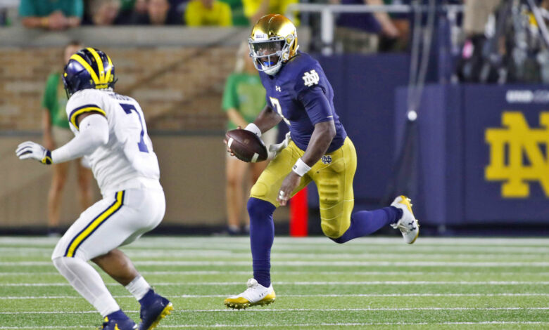 Notre Dame QB Brandon Wimbush in action vs. Michigan