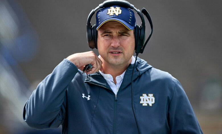 Notre Dame DL coach Mike Elston