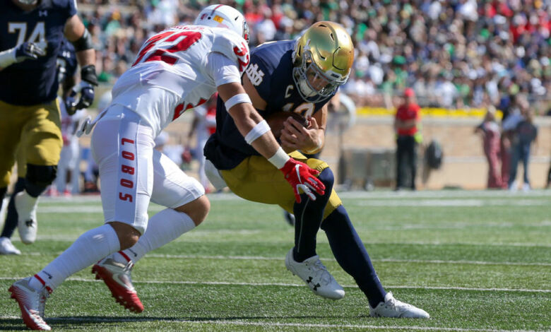 Notre Dame QB Ian Book