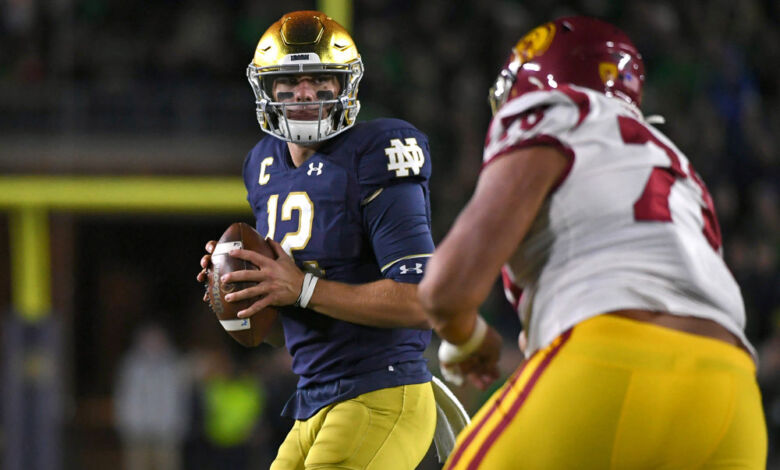 Notre Dame QB Ian Book