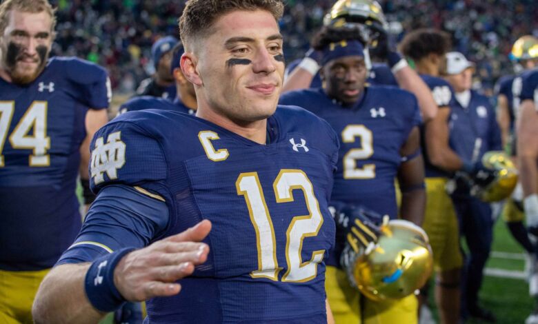 Notre Dame QB Ian Book