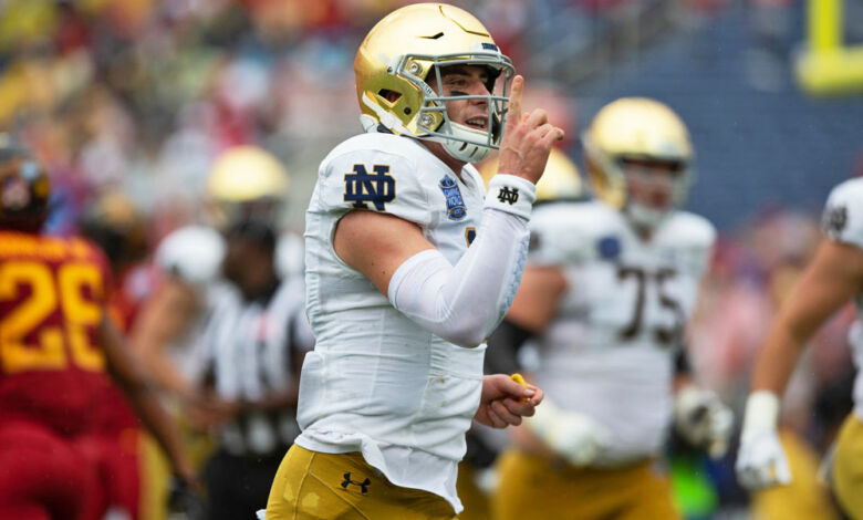 Notre Dame QB Ian Book