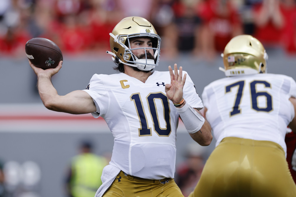 Notre Dame pulls in Duke transfer quarterback Riley Leonard, third transfer  QB in four years - NBC Sports