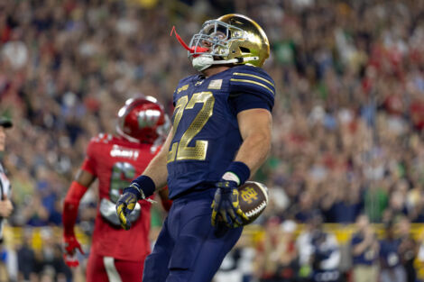 GREEN BAY, WI - SEPTEMBER 06: Notre Dame Fighting Irish running back Aneyas Williams (22) scores a touchdown (Photo by Dan Sanger/Icon Sportswire)